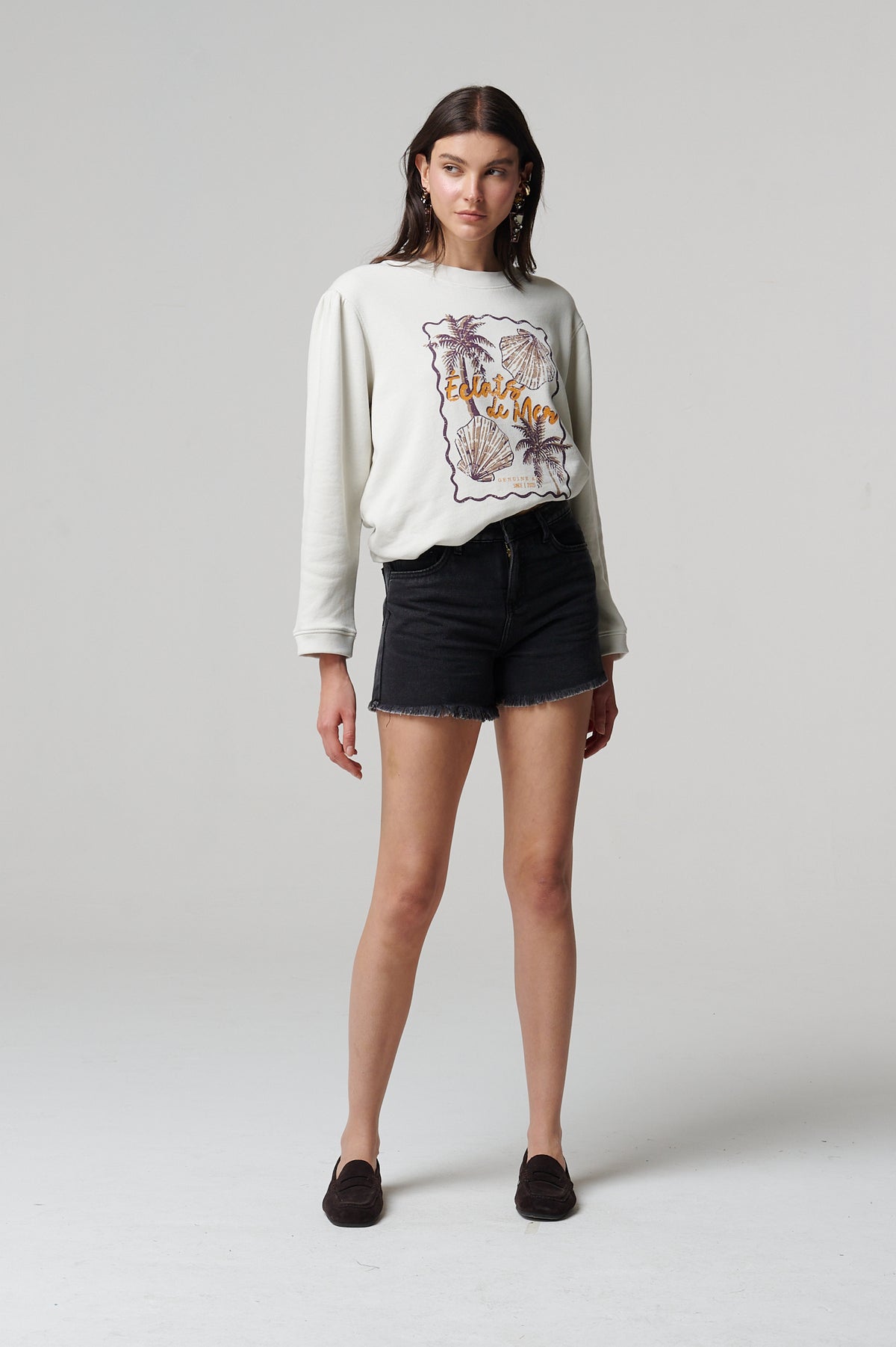 Amber Short Black