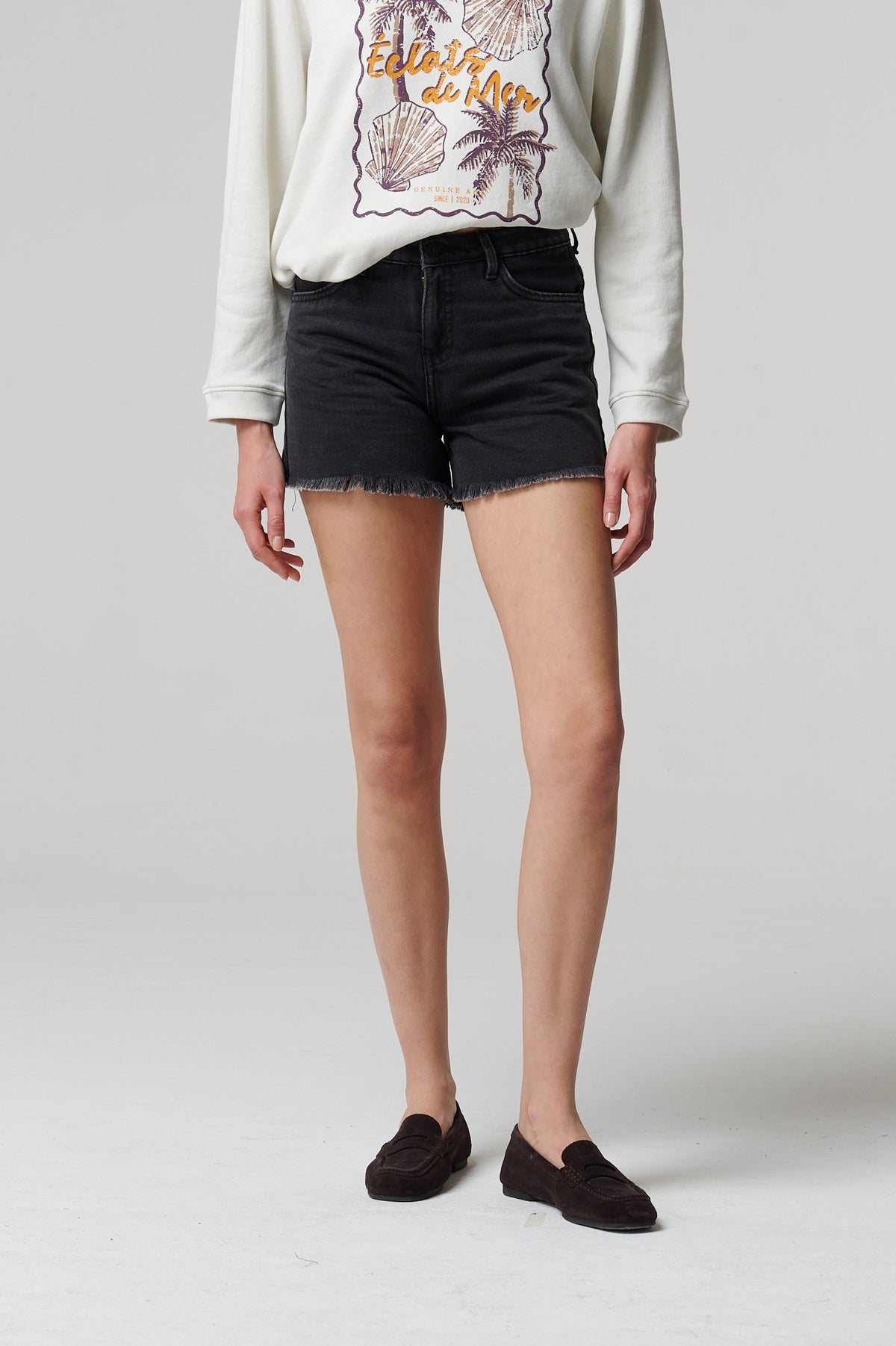 Amber Short Black
