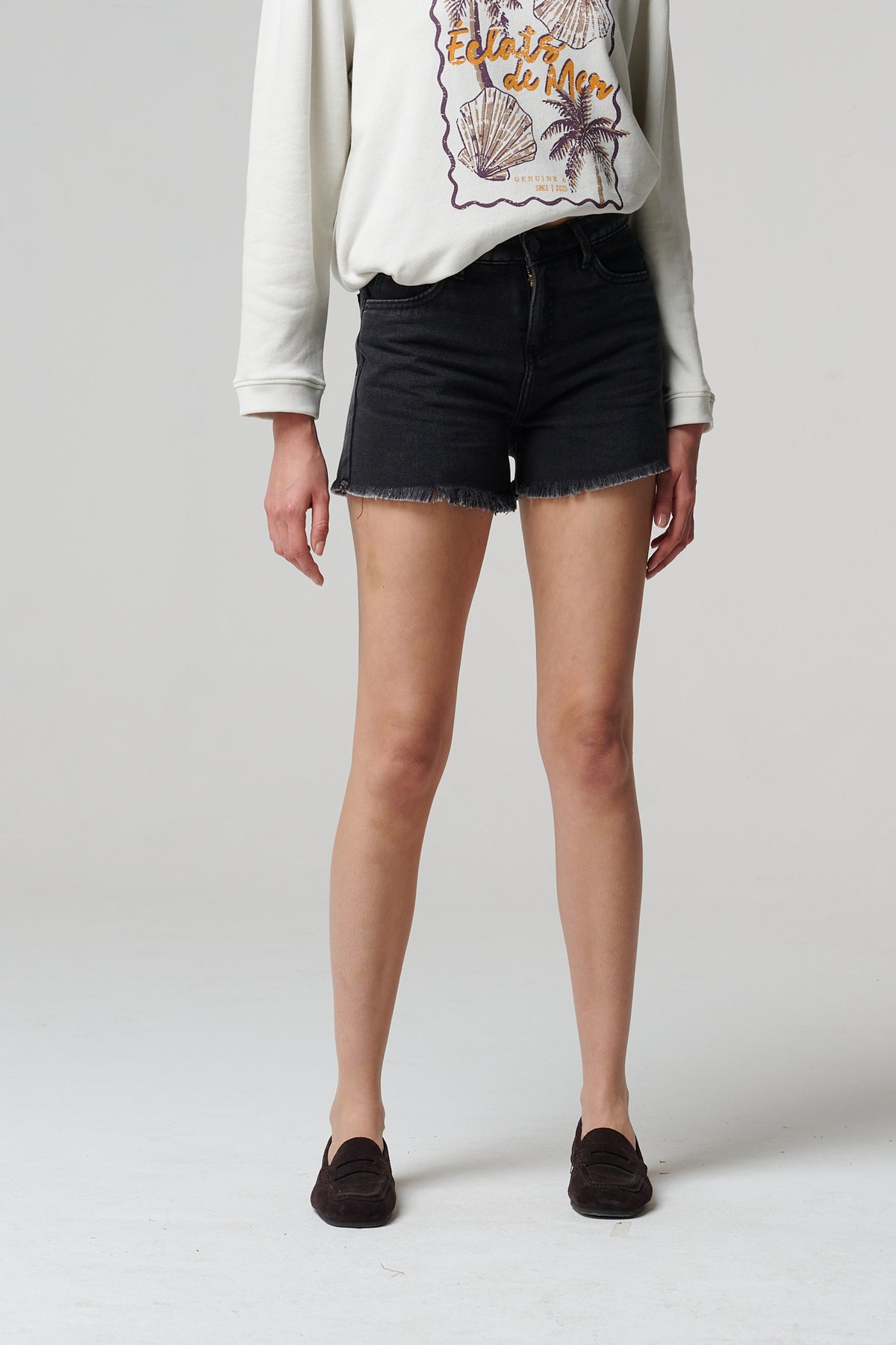 Amber Short Black