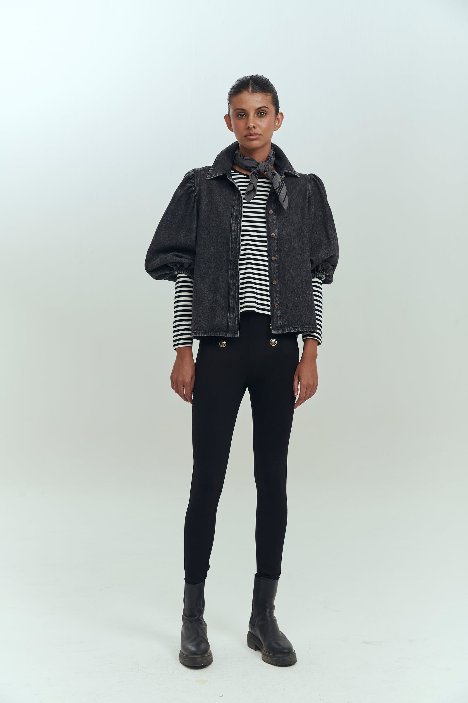 Blusa denim mujer negra manga globo versátil Brick London