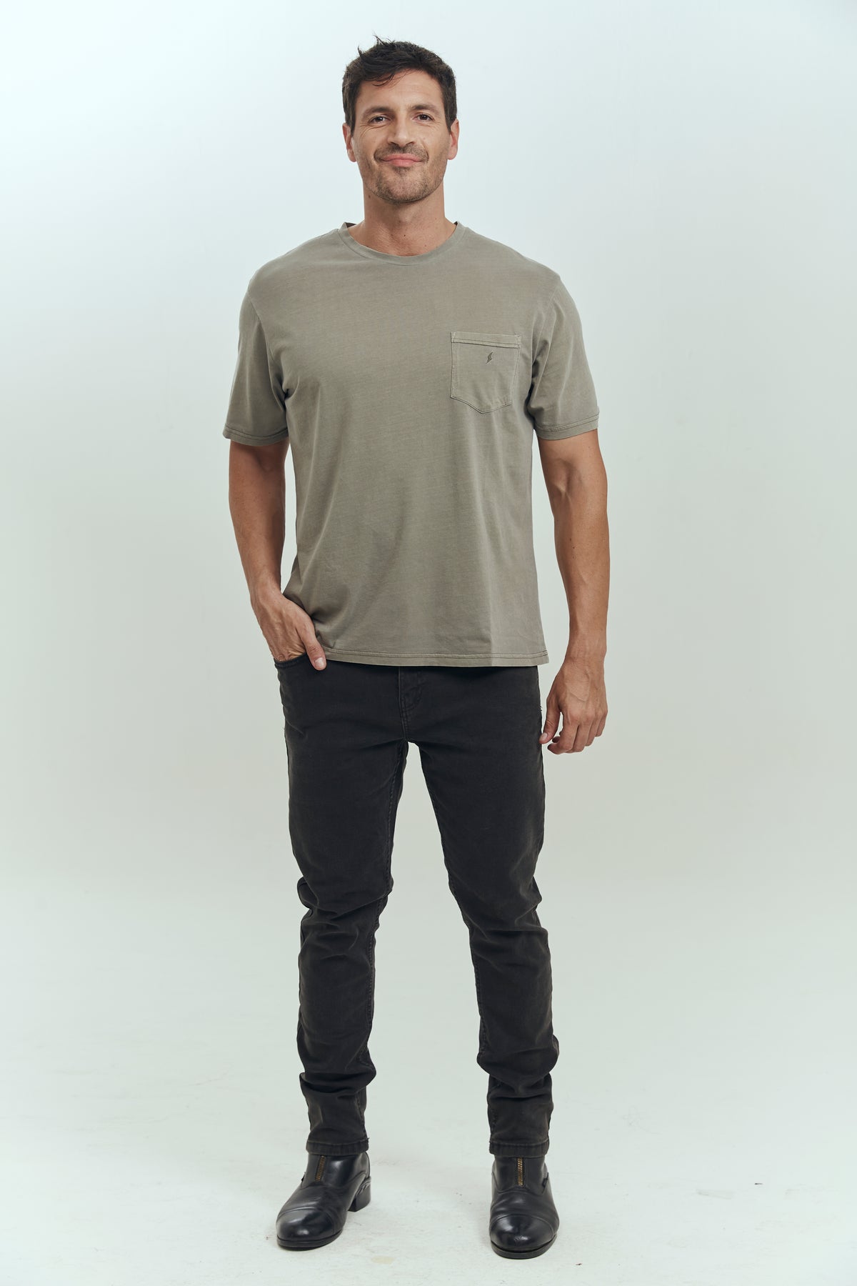 Polera hombre verde oliva algodón 100% manga corta Brick London