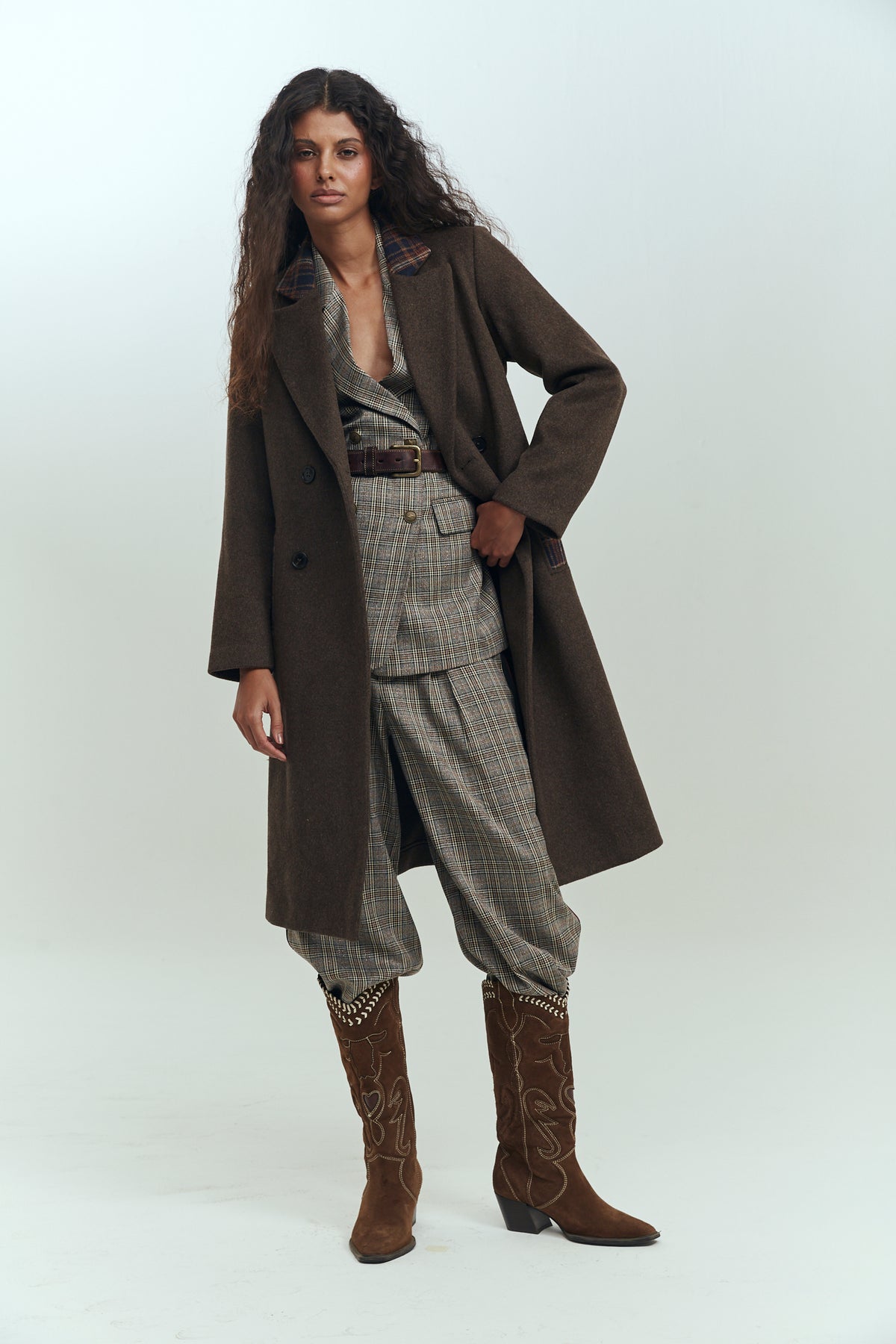 Abrigo largo paño mujer café botonadura doble checks Brick London