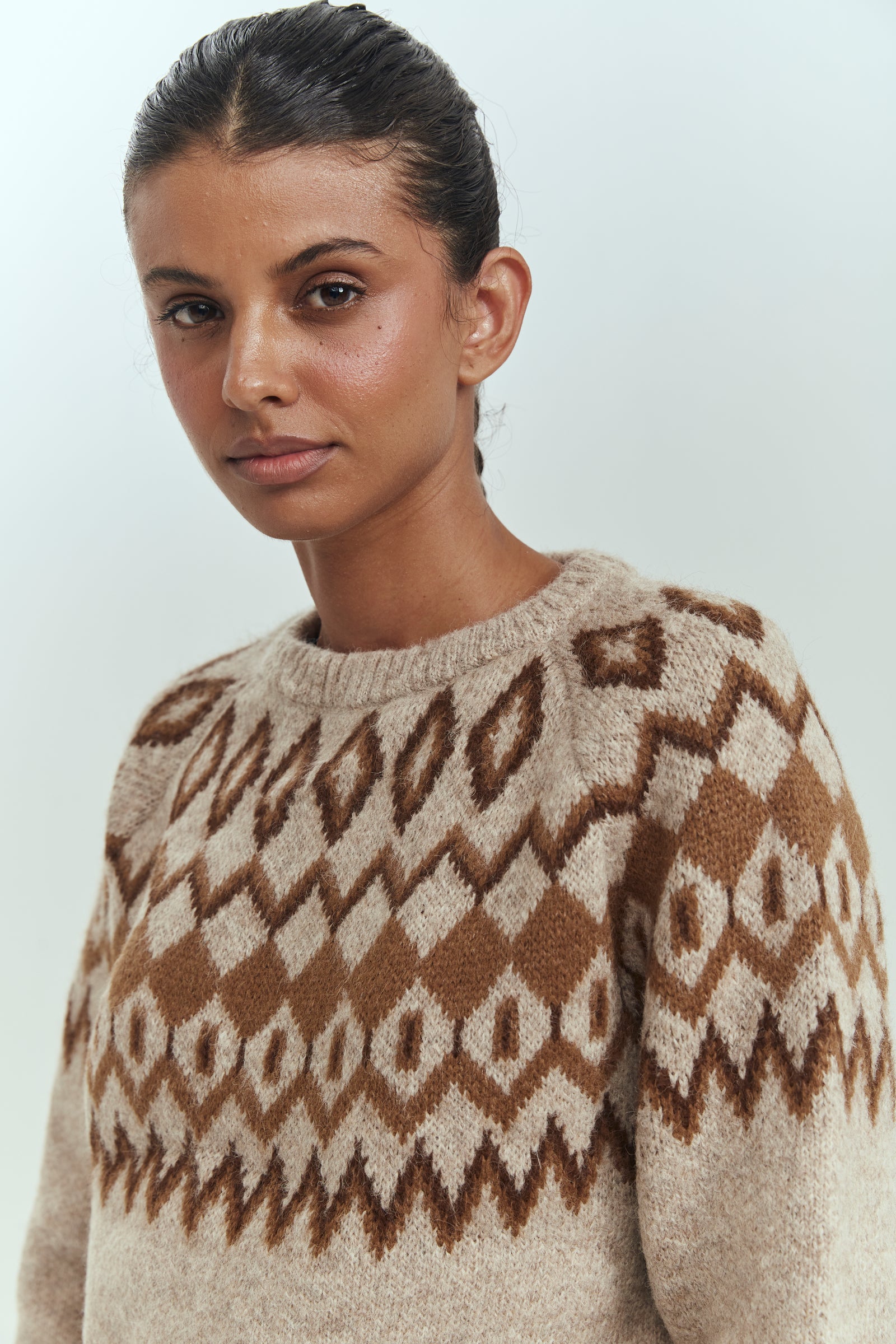 Sweater alpaca mujer manga globo diseño nórdico beige Brick London