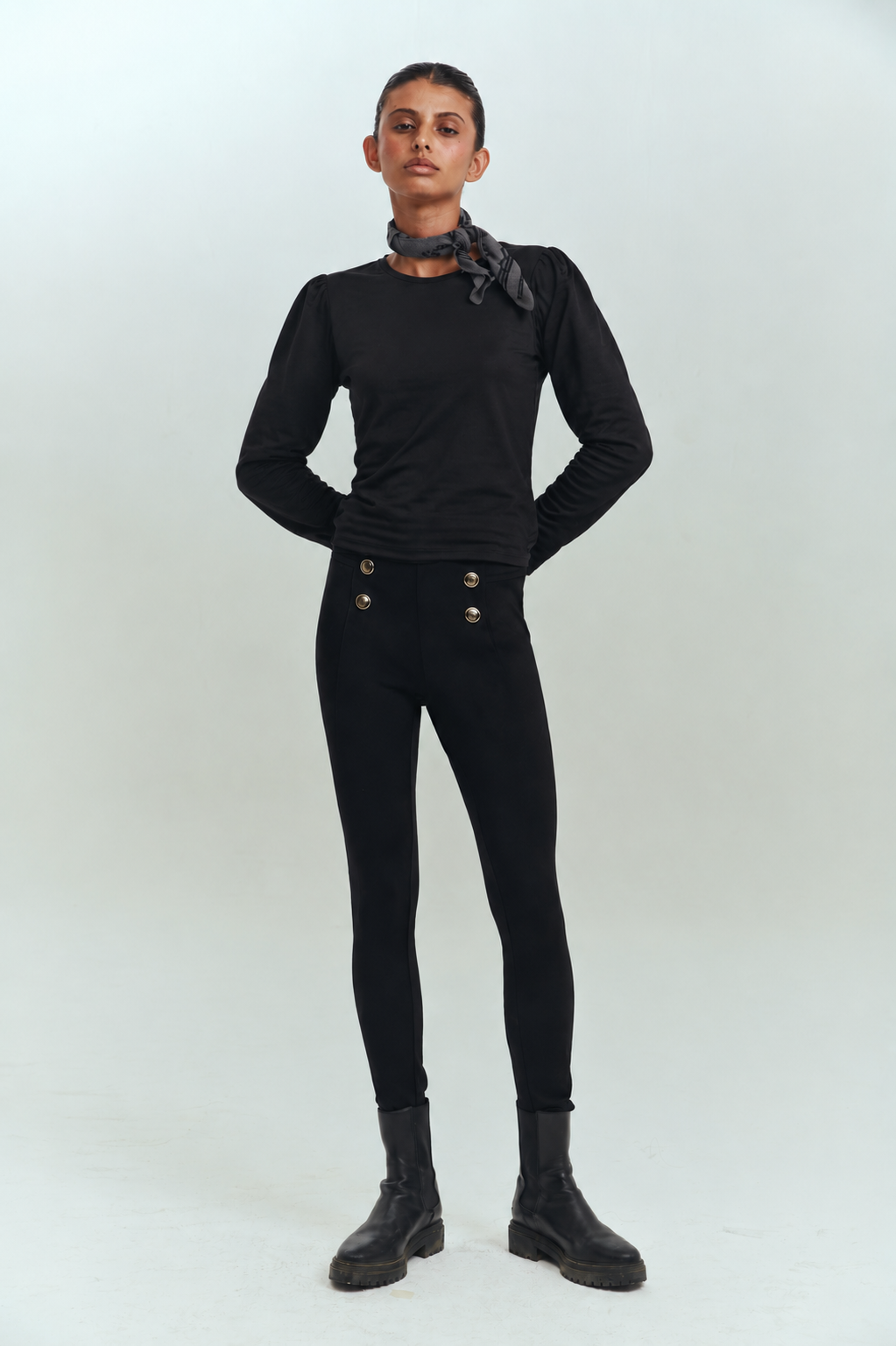CHARLOTTE T-SHIRT BLACK
