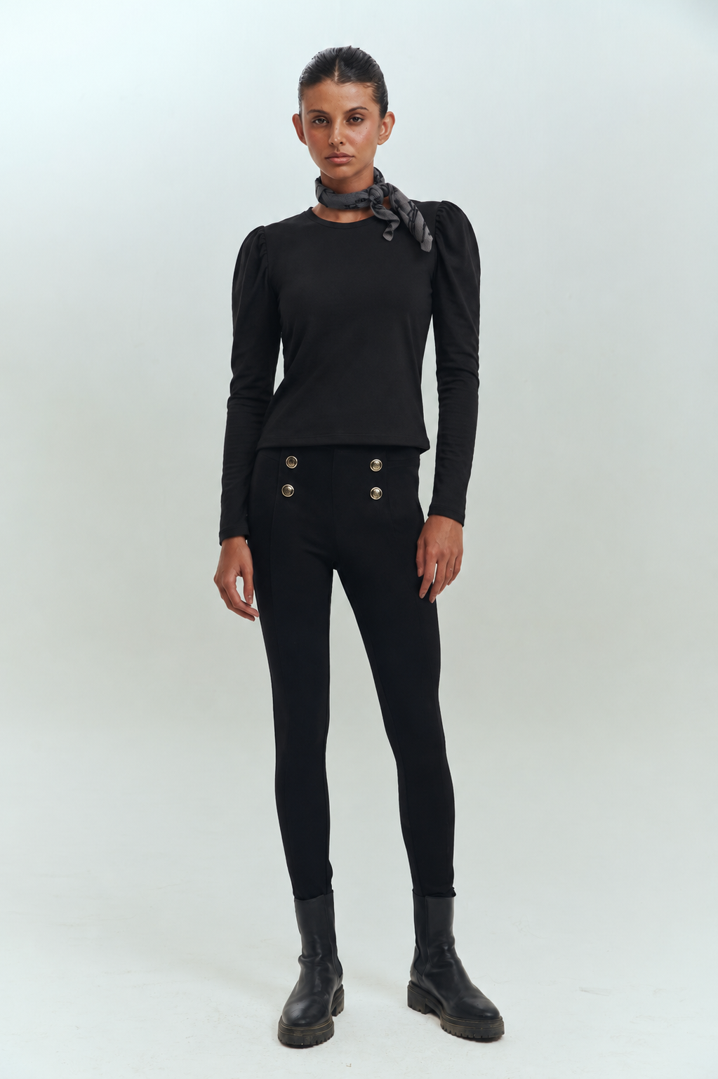 CHARLOTTE T-SHIRT BLACK