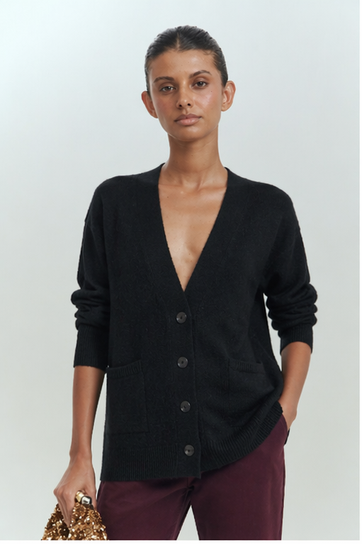 Cárdigan alpaca mujer negro cuello V bolsillos hombros caídos Brick London