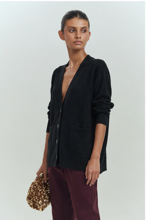 Cárdigan alpaca mujer negro cuello V bolsillos hombros caídos Brick London